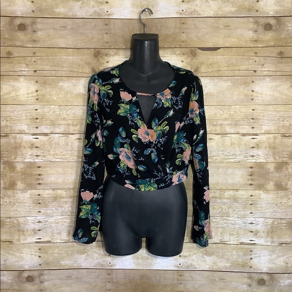 Women’s a xhilaration crop top size medium - Picture 1 of 4